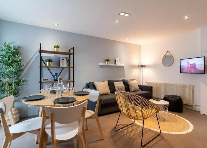 Apartment Equipped With Terrace